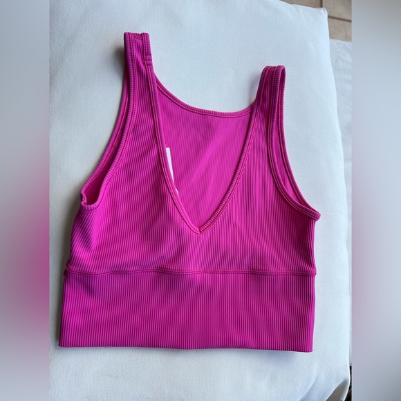 Lululemon Top size 6 -like-new - Picture 2 of 5